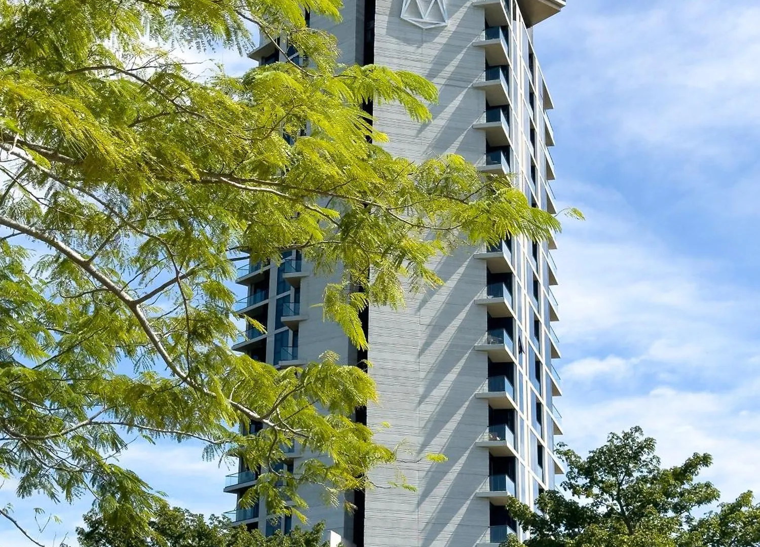 Luxurious Apartment With Charming Lake View In Merida