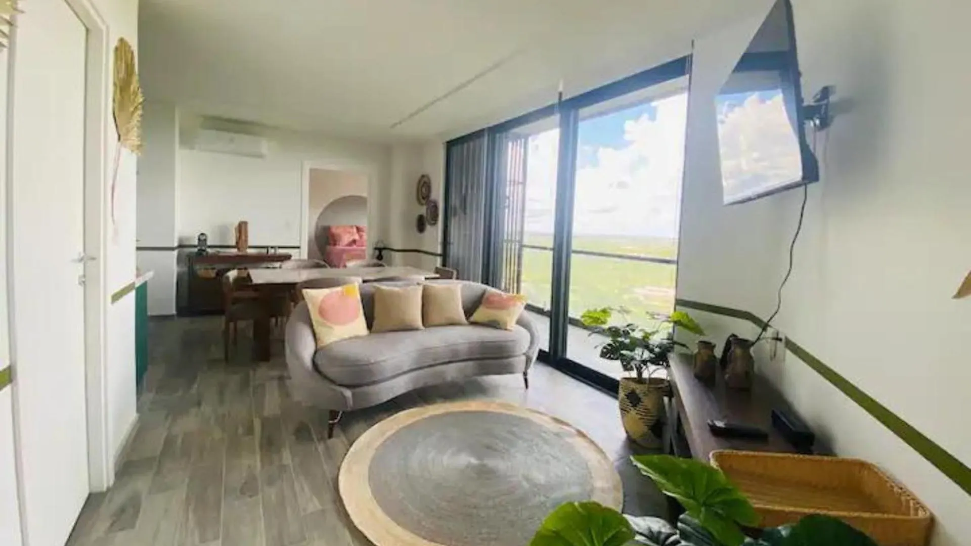 Luxurious Apartment With Charming Lake View In Merida Mexico